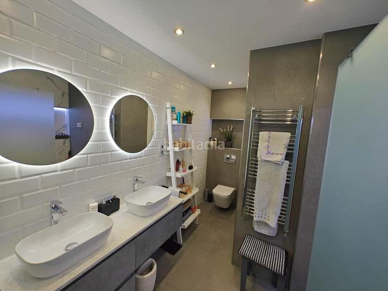 Foto f2df9257-cfbc-4c40-ae38-57c98672653f. Zweistöckige wohnung mit parking in Marianao Sant Boi de Llobregat