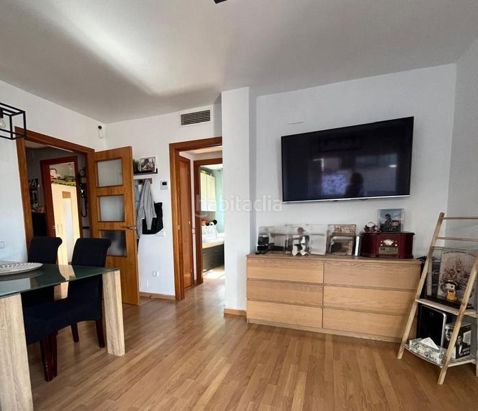 Foto d9f5a90c-c6e4-4654-97e2-b81700af11a6. Planta baja zona barri font en Nucli Urbà Esparreguera