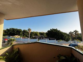 Piccolo appartamento in Parque de la Paloma. Junto al parque de la paloma, enfrente de selwo marina