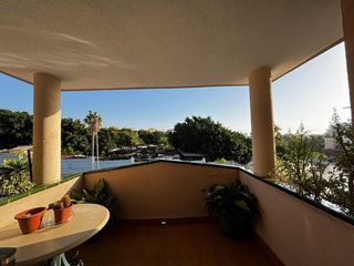 Apartament a Parque de la Paloma. Junto al parque de la paloma, enfrente de selwo marina