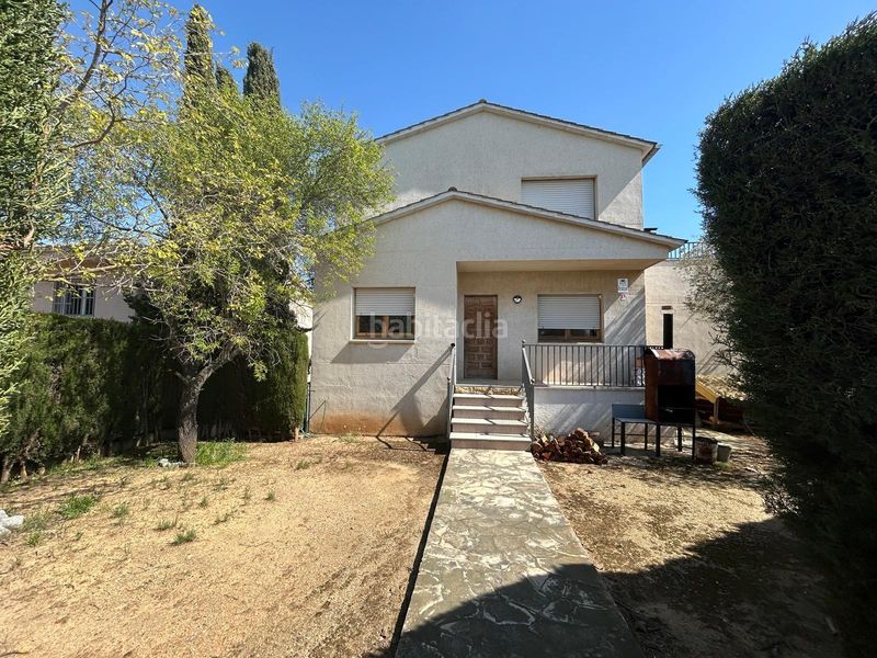 Foto b2a2a0f0-be0e-46c8-a745-e4dc4a6d2839. Xalet amb aparcament a Piera