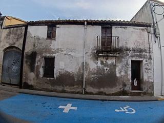 Finca rústica a Castellví de la Marca. Solar con casa en ruinas en el centro de la munia.