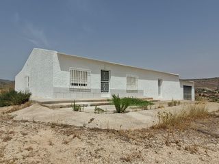 Chalet in Abanilla. En entorno rural tranquilo de campules