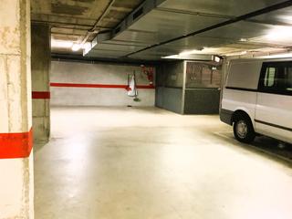 Miete Autoparkplatz in Centre. Centre , costat escolapies