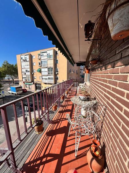 Foto 9e05d064-20f9-4460-b5a3-240a3f95ba57. Piso esquina con calle de la esfinge. en Canillejas Madrid