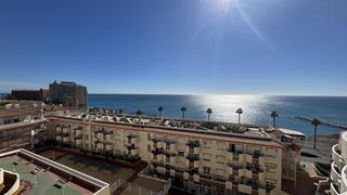 Dúplex a Hacienda Torrequebrada. Buena ubicación frente al mar, rodeado de bares,opencor