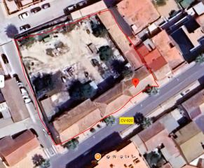 Fabrikhalle in Jacarilla. En una de las avenidas principales de jacarilla.