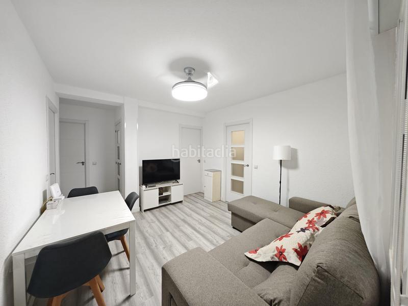 Foto b3f8e721-fb5e-4d96-bb8a-5cbf7b07a4ee. Appartamento con riscaldamento in Canillejas Madrid