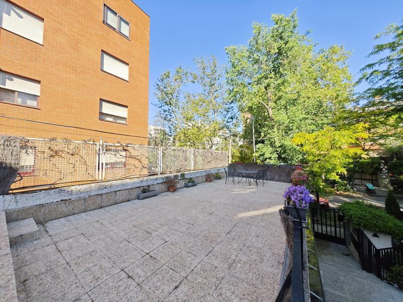 Foto d63039cf-f160-432b-9af0-7c6a2591b93d. Geschäftsraum in San Pascual Madrid