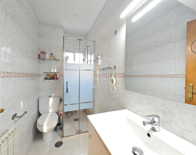 Foto 273e6b12-3c87-4366-b8f1-09f9f3bb6d6a. Piso calle agastia zona San Juan Bautista ciudad lineal en Madrid