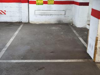 Aparcament cotxe a El Camp d´en Grassot i Gràcia Nova. Còrsega  sicilia