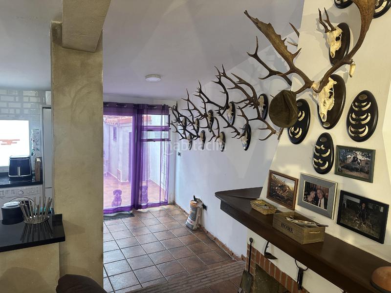 Foto b092a4cb-308c-4059-9059-42698715e9c8. Doppelhaus in Malpartida de Plasencia