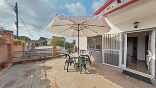 Chalet in Piera. Urbanización can canals