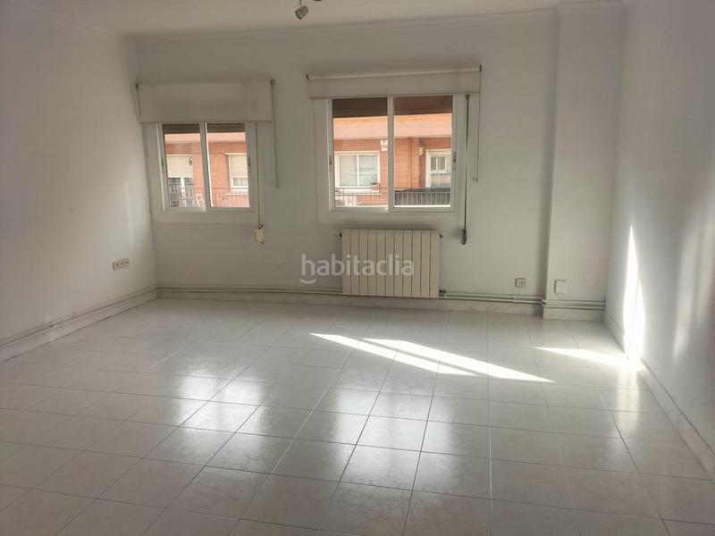 Foto b231615e-9748-443c-8e47-9d6086bfb9db. Etagenwohnung mit heizung in Guinardó Barcelona