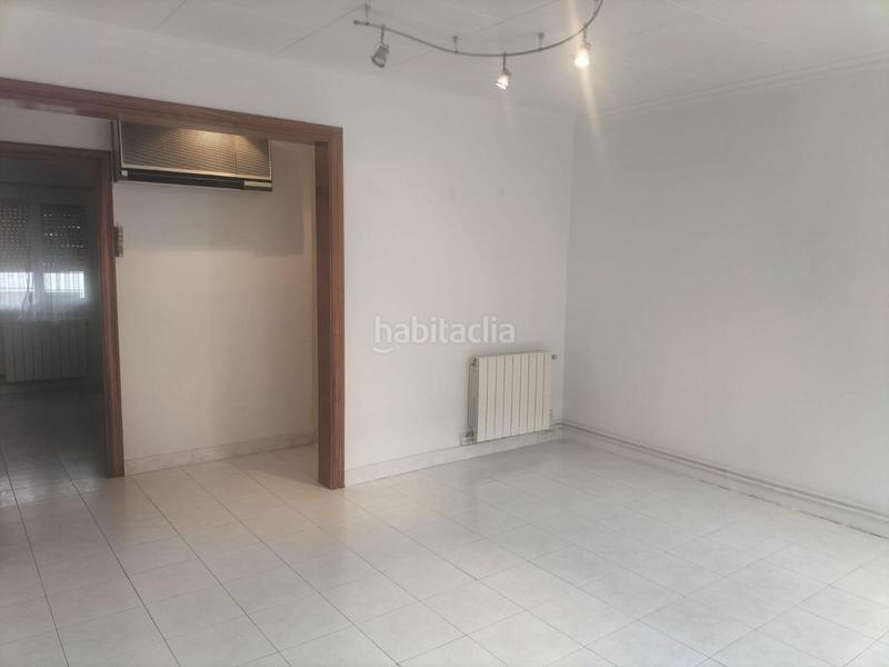 Foto fb12d322-7b7f-4a9e-9f3d-4c8abf9eb20b. Etagenwohnung mit heizung in Guinardó Barcelona