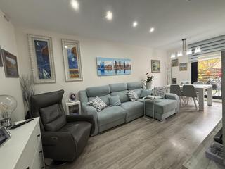 Appartement à Can Gambús. Zona can gambus, junto mercado.