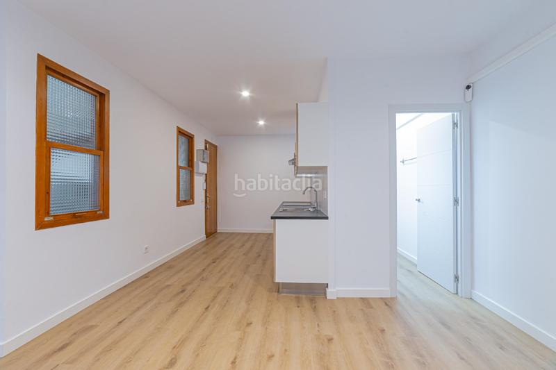 Foto bd6251e8-0a04-4436-a7f1-9fbebc4365a1. Apartamento metro camp de larpa maragall en Guinardó Barcelona