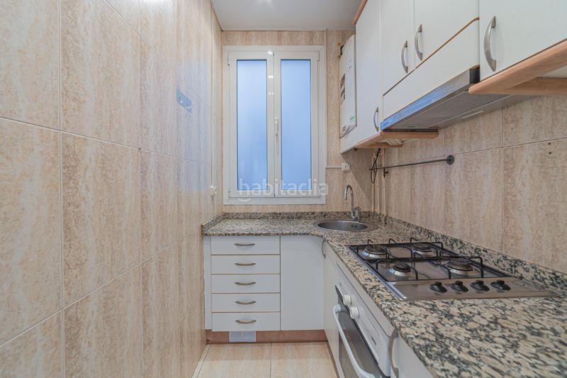 Foto 1f0481f4-f5d9-40c8-a2f2-00e77414c2ba. Apartament amb calefacció a Guinardó Barcelona