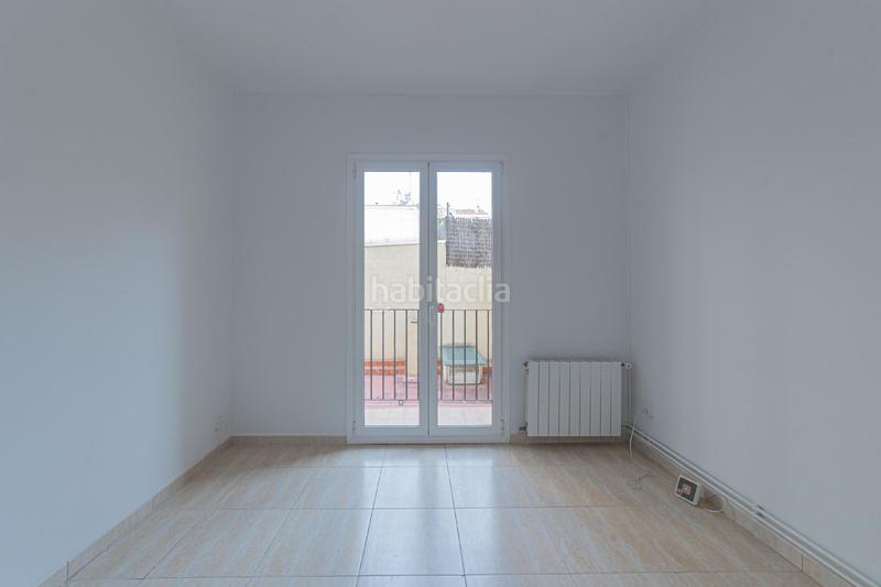 Foto 9ca4d2e6-8af7-45f3-aee2-63abbb6f5d69. Apartament amb calefacció a Guinardó Barcelona