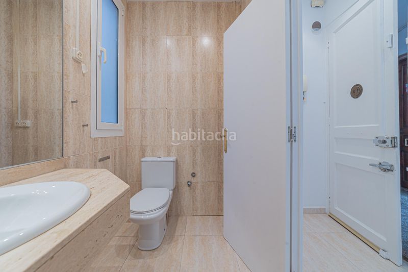 Foto acb8451e-712b-4bc9-8183-fbaeb406f31f. Apartament amb calefacció a Guinardó Barcelona