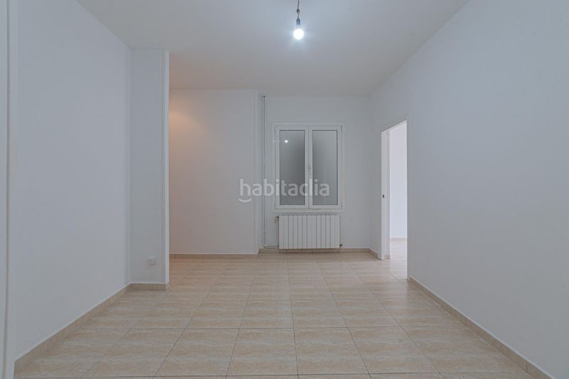 Foto f1bc4681-958a-4523-b8ab-8569507e922b. Apartament amb calefacció a Guinardó Barcelona