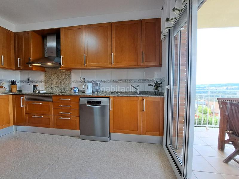 Foto efec3f69-cc41-4bef-9547-e1e1f23c17b7. Chalet urbanización can vilalba en Abrera