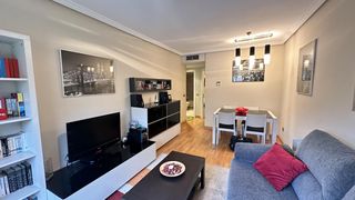 Apartament a Las Tablas. Piso de 71m2 con terraza en urb torreón del parque