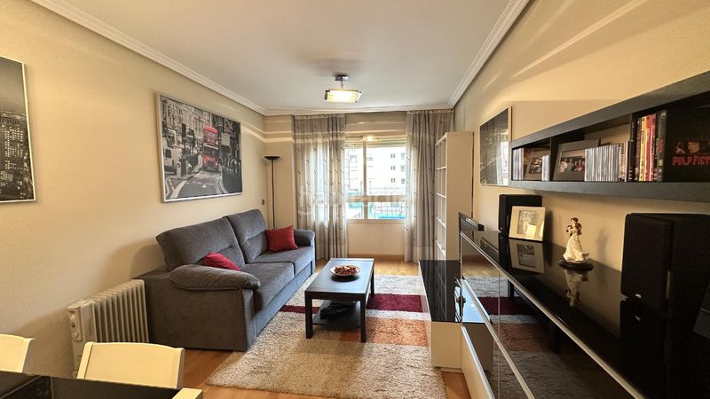 Foto f03bdf1c-bdab-42ad-861a-63348f021de1. Apartament amb calefacció aparcament piscina a Las Tablas Madrid