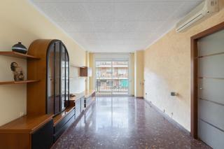 Appartement à L´Antiga Esquerra de l´Eixample. Cerca del metro urgell y junto a gran via