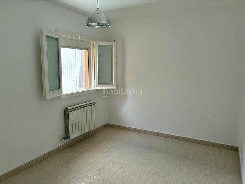 Foto f3f4adc8-24e0-44fb-ac40-d6193af48f64. Apartament amb calefacció aparcament a Berga