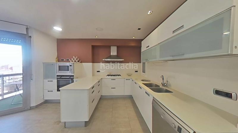 Foto 1698d4e1-c8fc-4a23-931d-a0cc2c9d8cb8. Duplex avec chauffage parking dans Vila de Gràcia Barcelona