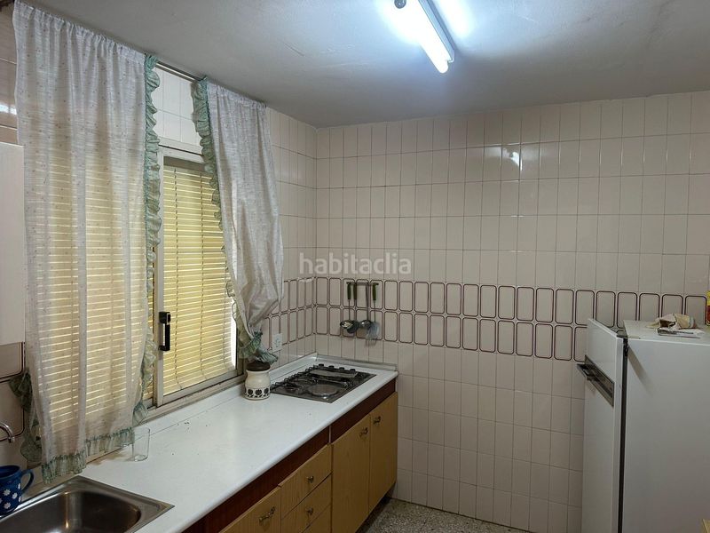 Foto 12040e1b-b4dd-4e52-8f7a-4c4dec6a4614. Casa aparellada a Malpartida de Cáceres