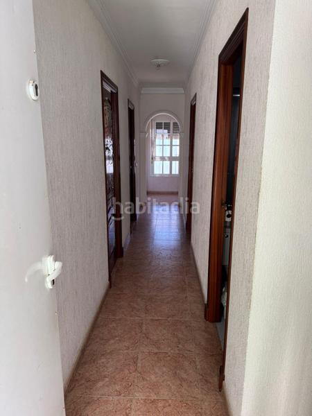 Foto 95d342ea-d967-46b0-8f3a-639440f34514. Casa aparellada amb aparcament a La Banda - Campo de Fútbol Chiclana de la Frontera