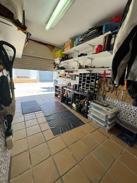 Foto b242a9a9-dfd9-4acb-987f-b01b5c6b6700. Casa aparellada amb aparcament a La Banda - Campo de Fútbol Chiclana de la Frontera