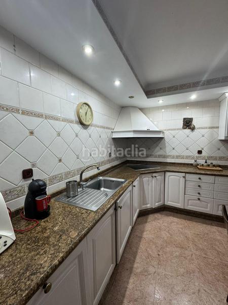 Foto b3e41427-b87d-453d-9873-ed1b84fb1525. Casa aparellada amb aparcament a La Banda - Campo de Fútbol Chiclana de la Frontera