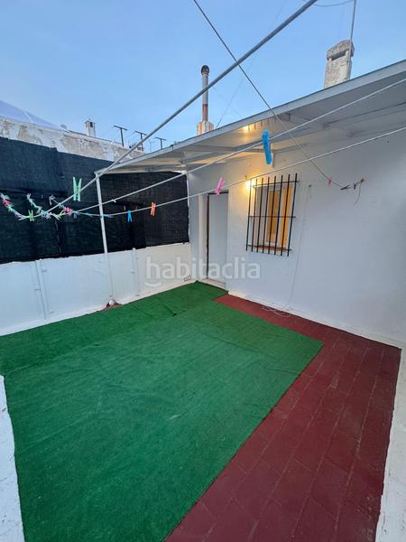 Foto bc90d354-ccc7-4a00-95c0-f69f82b817ff. Casa aparellada amb aparcament a La Banda - Campo de Fútbol Chiclana de la Frontera