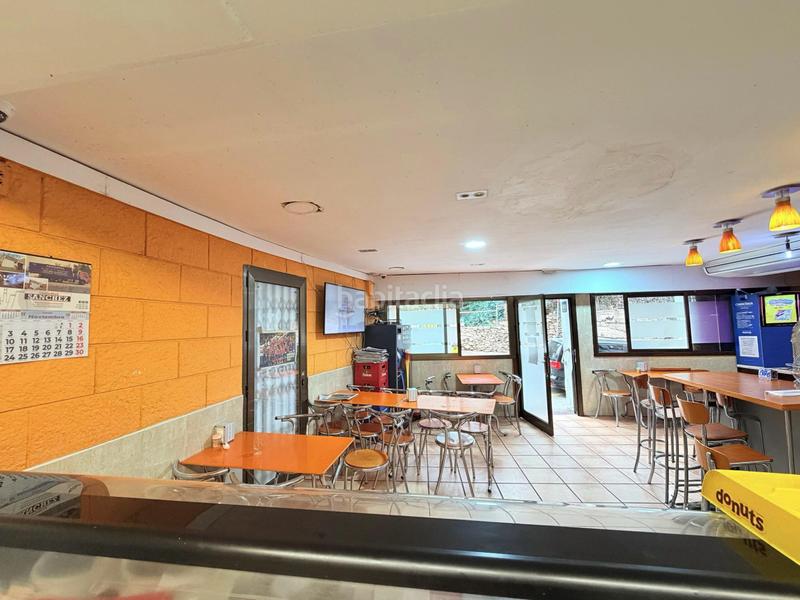 Foto b934d2f9-8abe-4d94-8c0b-40c6403bfd9e. Locale commerciale in Carmel Barcelona