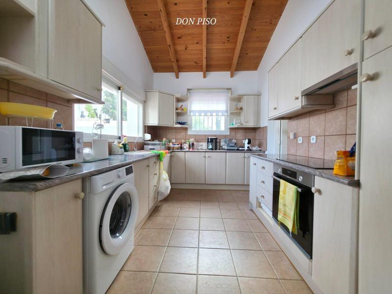 Foto f144fbbf-8813-4f8a-beb3-4eef5b8367e4. Maison jumelée avec chauffage parking dans La Pedrera-Vessanes Dénia