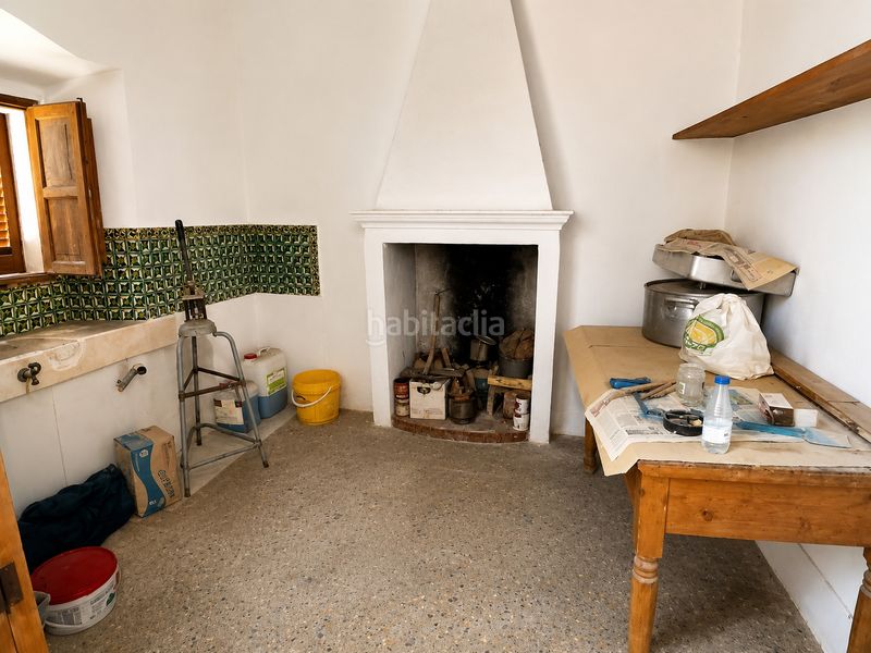 Foto 2c3abcfc-dc91-4cb8-bf37-33605c29c3ef. Chalet local comercial y primera planta en Sineu