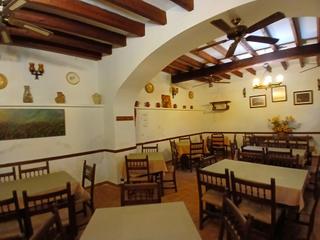 Xalet a Sineu. Local comercial y primera planta en sineu