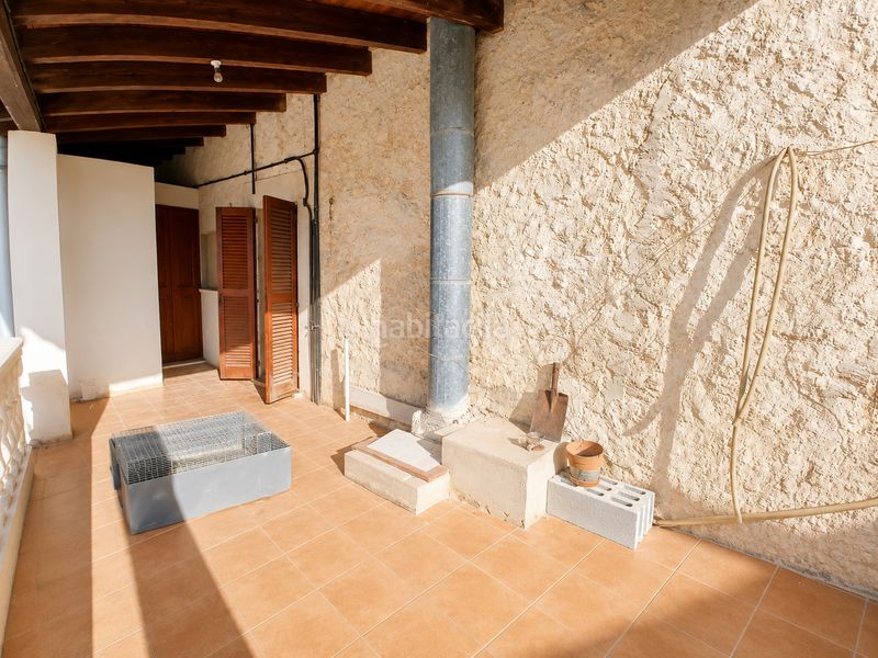 Foto 8184ff01-7baf-4f47-b06b-b21c59f5d36f. Chalet local comercial y primera planta en Sineu