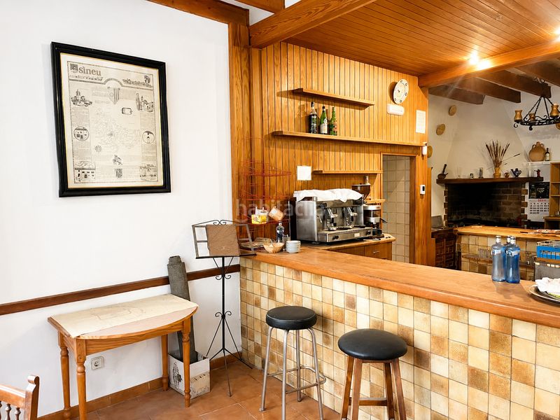 Foto c7d77e7a-4b1d-4546-881f-996ecc3365ff. Chalet local comercial y primera planta en Sineu