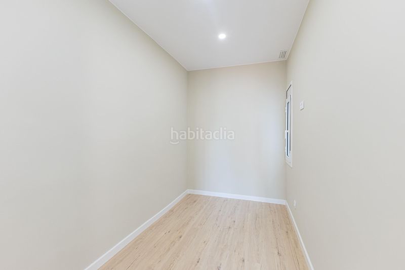 Foto a9264a39-f78f-4101-88c0-6897a770eb8e. Pis a Sants Barcelona