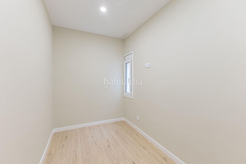 Foto cfb4d7fc-b898-463e-8751-721ce88de4be. Pis a Sants Barcelona
