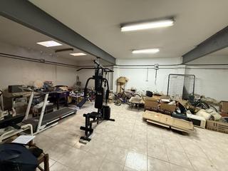 Locale commerciale in El Tancat-Mas d´en Gual. En la urb el tancat