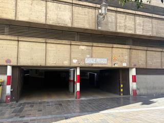 Lloguer Aparcament cotxe a La Seu. Junto a la plaza del ayuntamiento