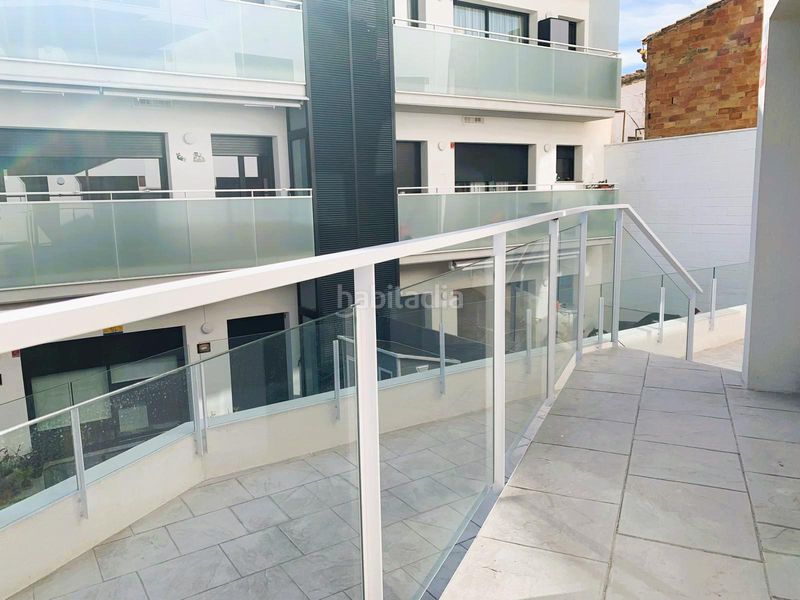 Foto b7aa9d83-ed72-45f1-ba0a-7dbd2132075d. Planta baixa amb calefacció aparcament piscina a Cubelles