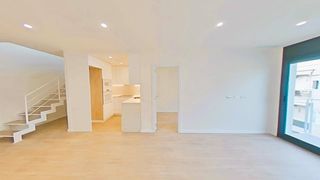 Penthouse in Santa Maria-l´Eixample-Sud Sumella. Junto al centro y a escasos minutos de la playa.