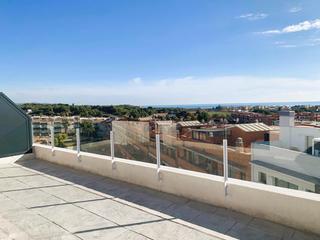 Àtic a Santa Maria-l´Eixample-Sud Sumella. Junto al centro y a escasos minutos de la playa.