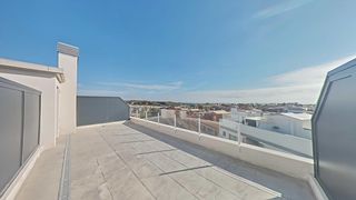 Ático en Santa Maria-l´Eixample-Sud Sumella. Junto al centro y a escasos minutos de la playa.